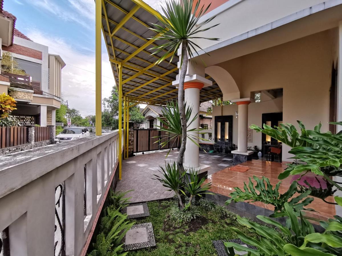 Nariska Suite Homestay Yogyakarta Kültér fotó