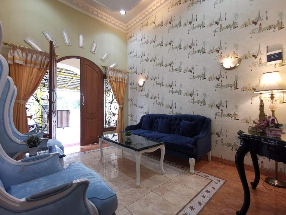 Nariska Suite Homestay Yogyakarta Kültér fotó