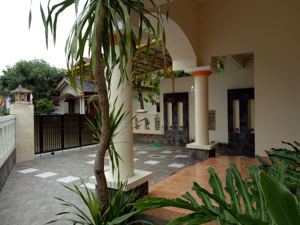 Nariska Suite Homestay Yogyakarta Kültér fotó